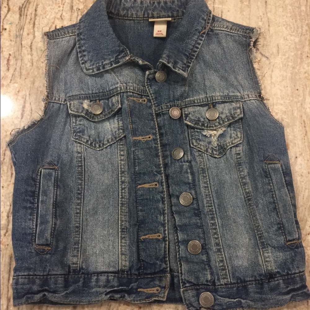 Cute jean jacket.